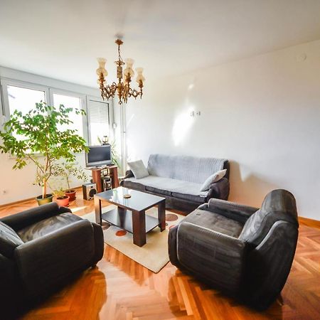 Apartman Centar Lux بايرت المظهر الخارجي الصورة