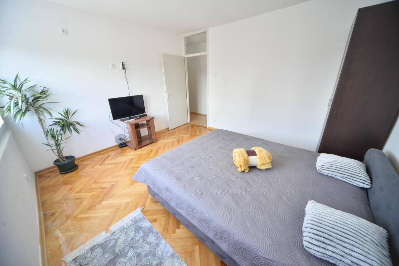 Apartman Centar Lux بايرت المظهر الخارجي الصورة